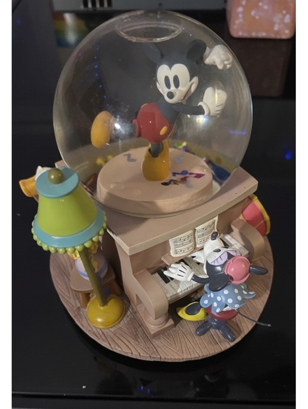 Vintage Disney Minnie’s Yoo Hoo Musical Snow Globe with Mickey and Friends Figur
